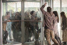 the-walking-dead-revolving-door